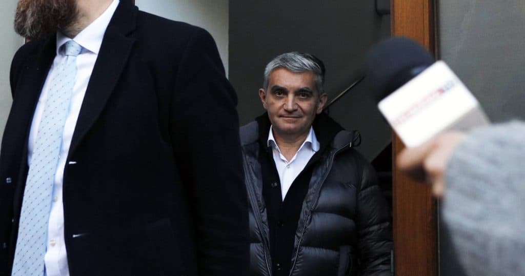 Primarul orașului Sinaia, Vlad Oprea, a fost reținut de polițiști de la domiciliul său și va fi transferat în arest la Câmpina.