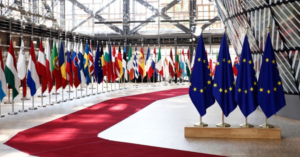 Controversa privind statutul de limbi oficiale în UE al limbilor bască, catalană și galiciană rămâne o sursă de divergențe între statele membre.