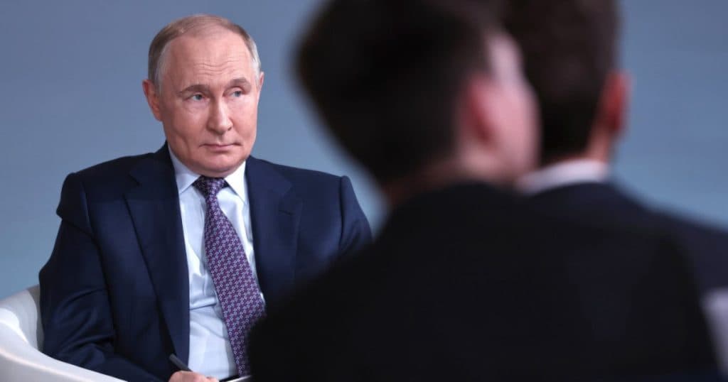 Putin recunoaște că ia în considerare un succesor.