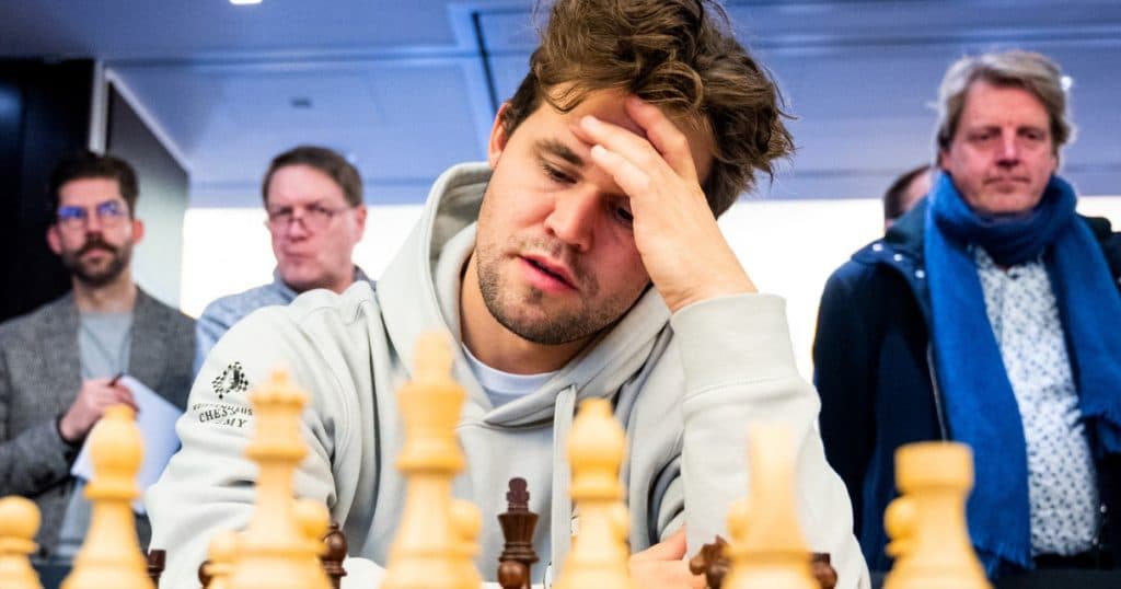 Număr record de participanți la partida de șah „Magnus Carlsen – Restul Lumii”. Câți jucători de șah s-au adunat pentru a-l înfrunta pe fostul campion mondial?