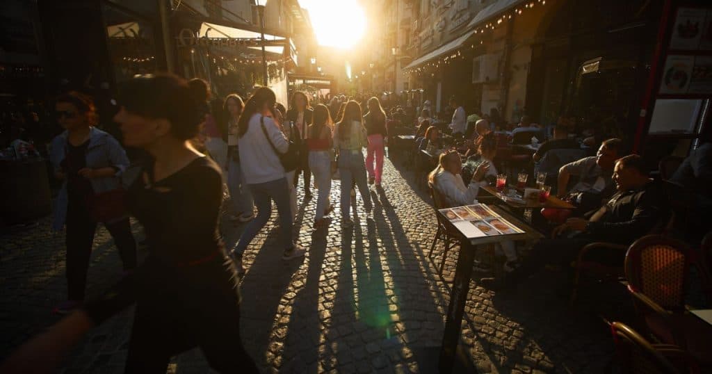 România a înregistrat cea mai semnificativă scădere a populației din UE. Eurostat: Numărul locuitorilor a scăzut cu peste 2,5 milioane în două decenii.