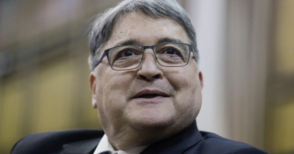 România a întârziat efectuarea plății cotizației către fondul UE care susține militar Ucraina. Ce declarații face Emil Hurezeanu referitor la penalități?