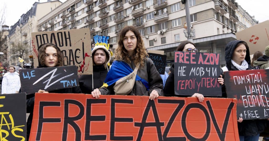 Rusia și Ucraina inițiază cel mai amplu schimb de prizonieri de până acum: câte o mie de persoane de fiecare parte.