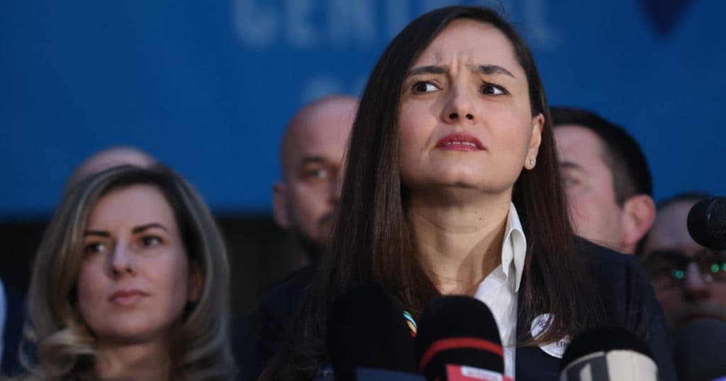 Anamaria Gavrilă, șefa POT, amenință jurnaliștii: Sunteți pe cale de dispariție! Aștept cu nerăbdare să vă văd „gone”