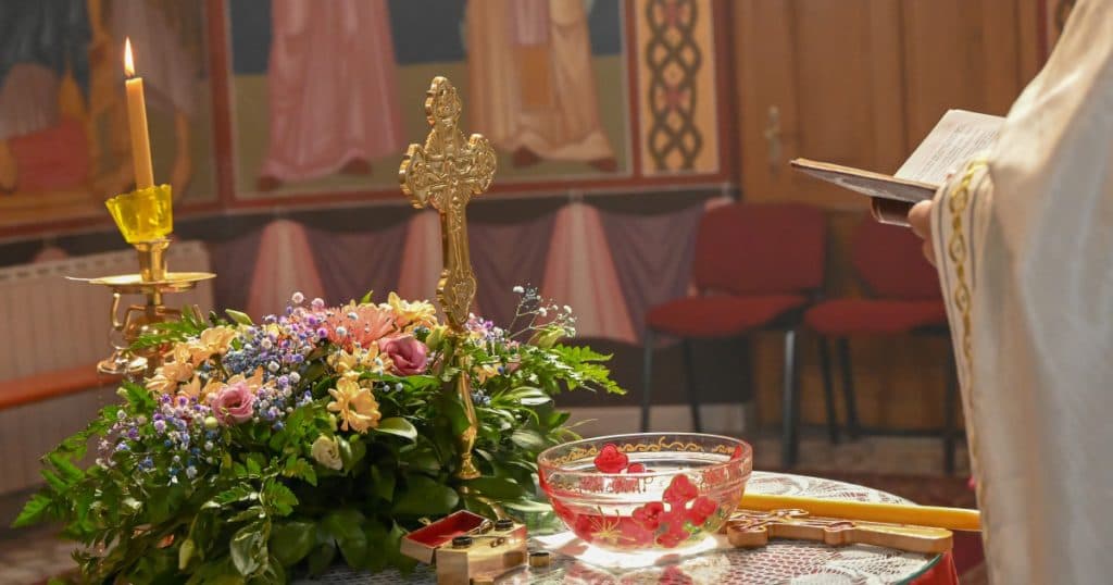 Sfinții Împărați Constantin și Elena. Tradiții și obiceiuri esențiale pe 21 mai. Florile care aduc binecuvântare în casă.