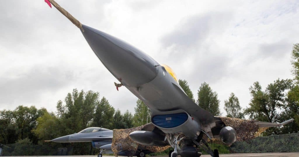 Statele Unite vor furniza Ucrainei componente pentru avioanele de luptă F-16.