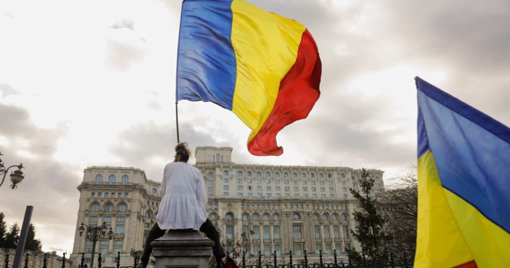 Stegarul Dac a îndepărtat brățara de supraveghere și a fost descoperit de polițiști pe o clădire din Piața Universității.
