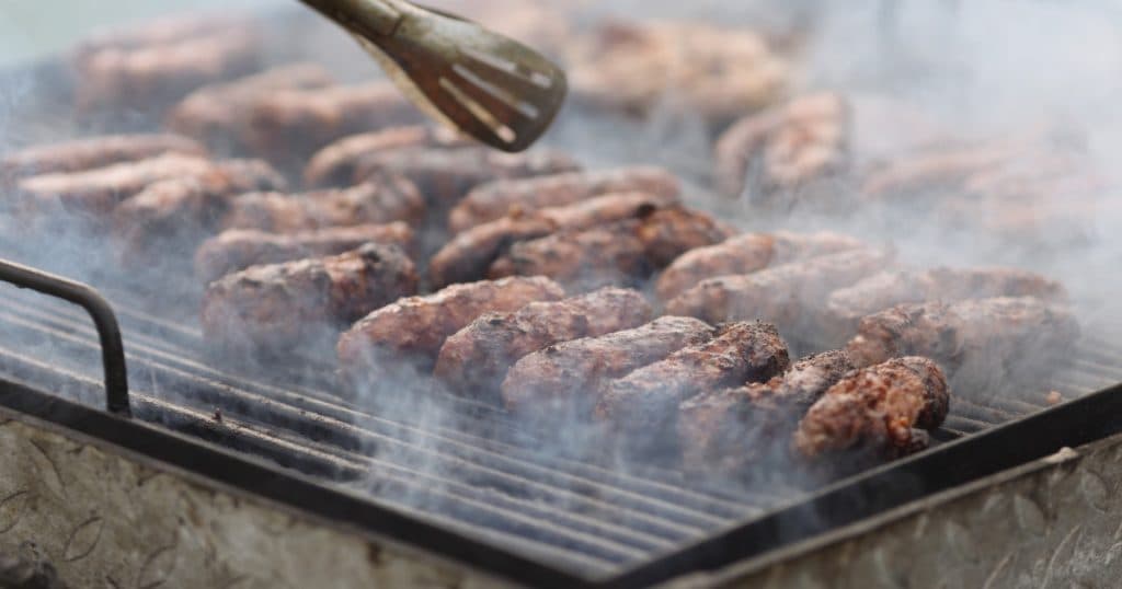Tradiția micilor de 1 Mai. Cine a creat cel mai popular preparat culinar de Ziua Internațională a Muncii.