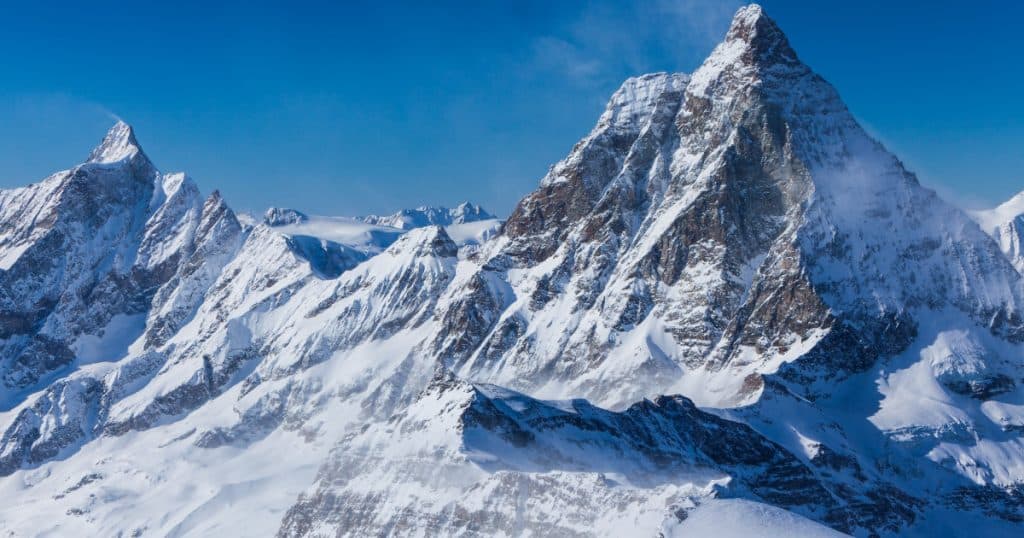 Un alpinist din România a decedat în timpul unei expediții în Munții Himalaya.