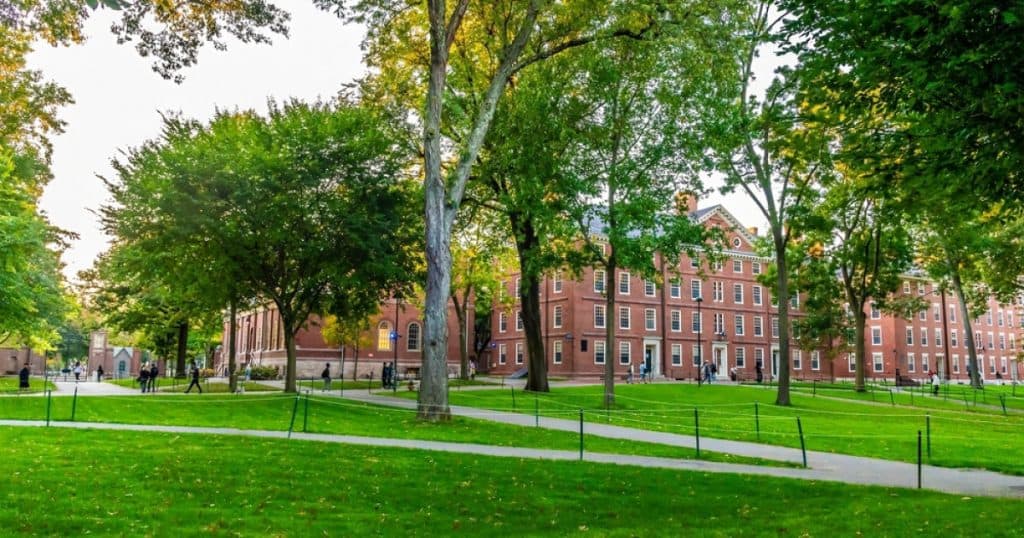 Un judecător american a suspendat decizia lui Trump de a interzice Universității Harvard să admită studenți internaționali.