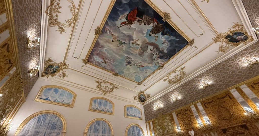 Un muzeu polonez a realizat o replică a celebrei Camere de Chihlimbar.