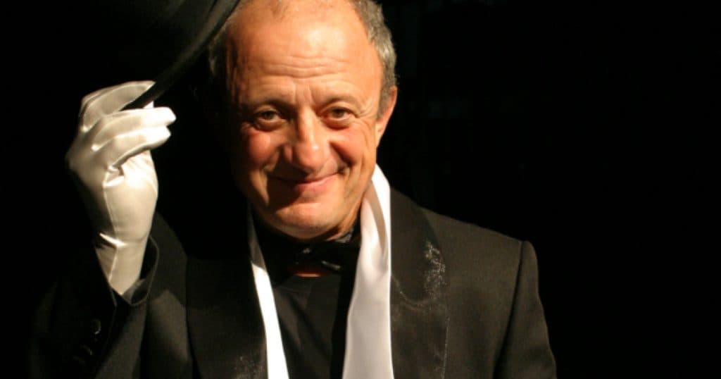 Un spectacol de teatru cu Mihai Mălaimare a fost anulat la Iași, după ce actorul a postat o remarcă extremistă pe Facebook.