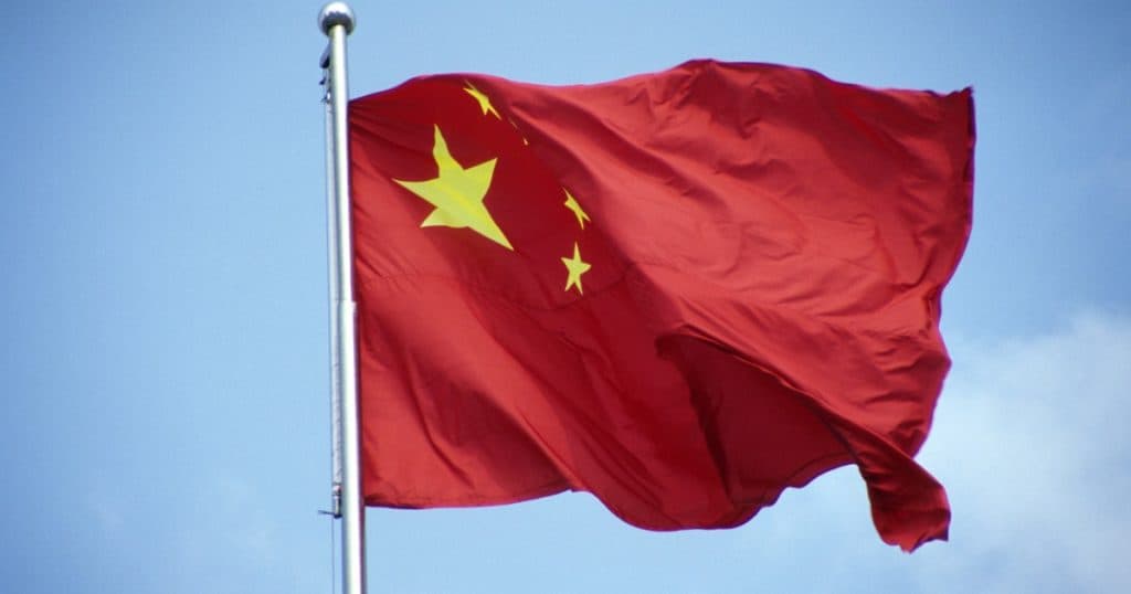 Vânzările cu amănuntul din China sunt mai mici decât anticipau analiștii, însă producția industrială se menține în fața tarifelor impuse de SUA.