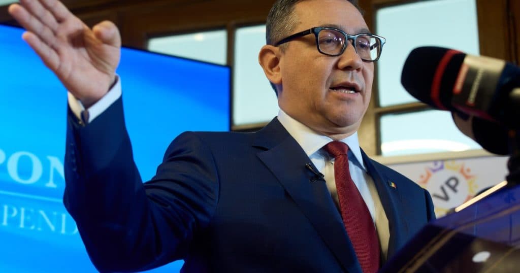 Victor Ponta o numește pe Elena Lasconi „idiotul util al sistemului” și a declarat că va depune plângere penală împotriva ei.