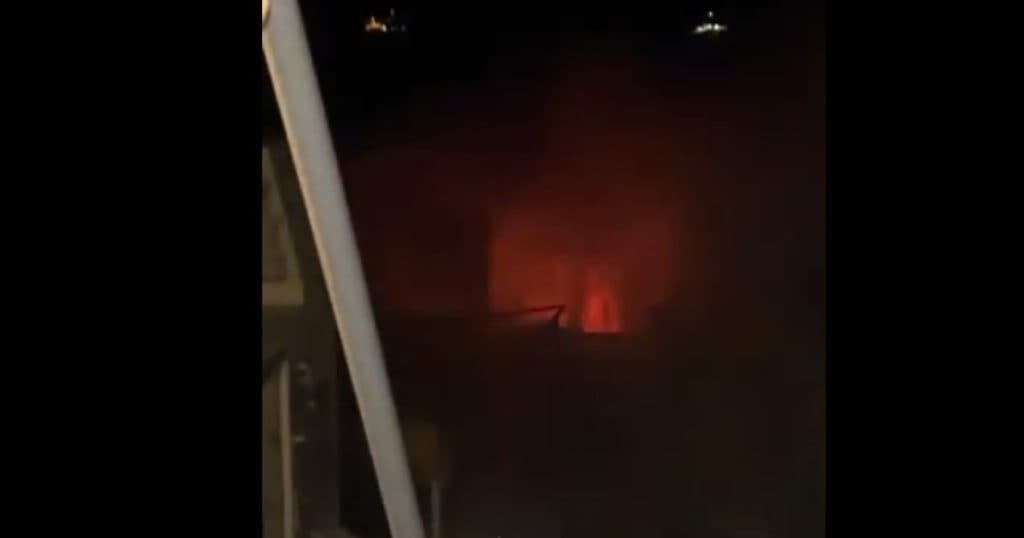 30 de voluntari riscă să se scufunde după ce nava care îi ducea spre Gaza a fost atacată cu drone.