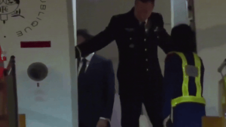 Brigitte și Emmanuel Macron „sunt bine”, asigură Donald Trump după o glumă a lui Elon Musk care rememorează incidentul din Hanoi.