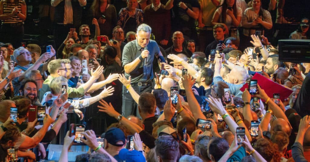 Bruce Springsteen a reluat criticile la adresa președintelui SUA: „Corupt și incompetent”. Trump: „Ești o prună bătrână uscată”