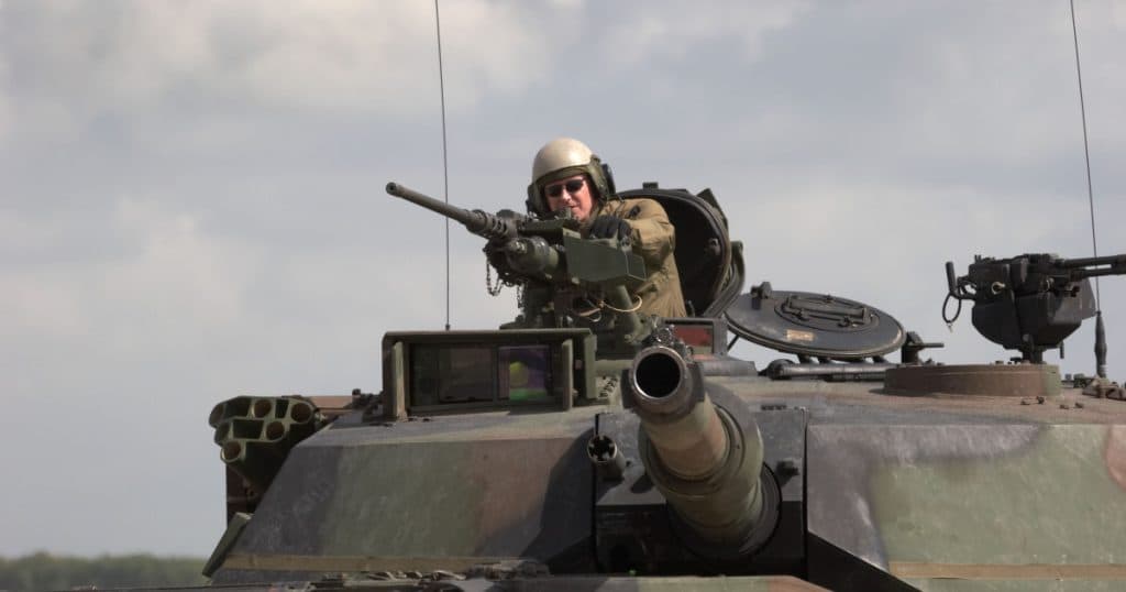 Detalii despre parada militară de ziua de naștere a lui Trump: 28 de tancuri M1A1 Abrams, 28 de vehicule Bradley, 50 de elicoptere militare.