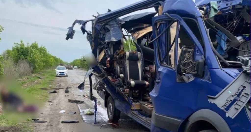 Nouă persoane au decedat în urma unui atac rusesc cu dronă asupra unui autobuz în Ucraina.