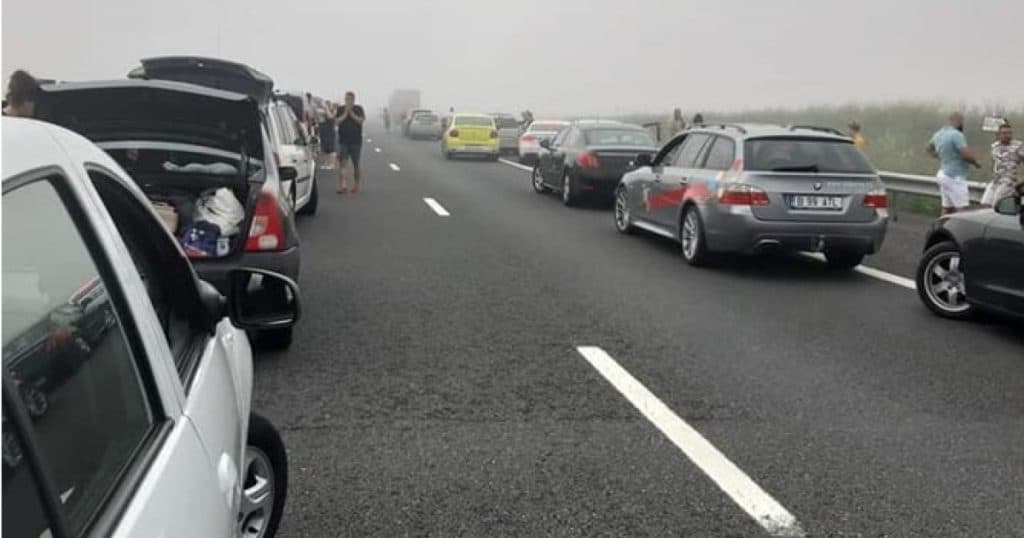 Prima zi de litoral, accident în lanț pe Autostrada Soarelui. Carambol cu 6 mașini pe A2, pasageri răniți și trafic blocat.