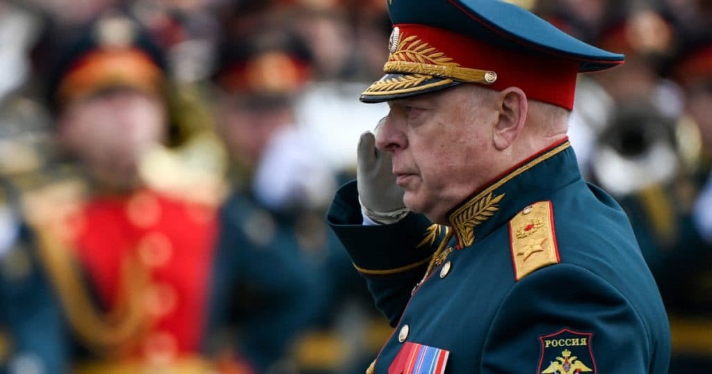 Vladimir Putin l-a destituit pe liderul Forțelor terestre ale armatei ruse. Cine este generalul Oleg Saliukov?