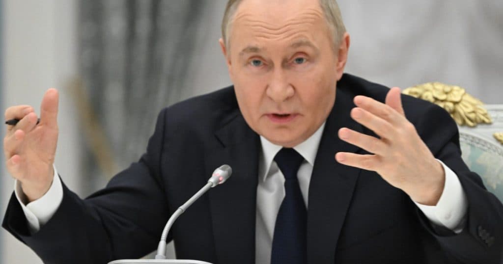 Vladimir Putin: Serviciile externe precum Microsoft și Zoom ar trebui limitate în Rusia