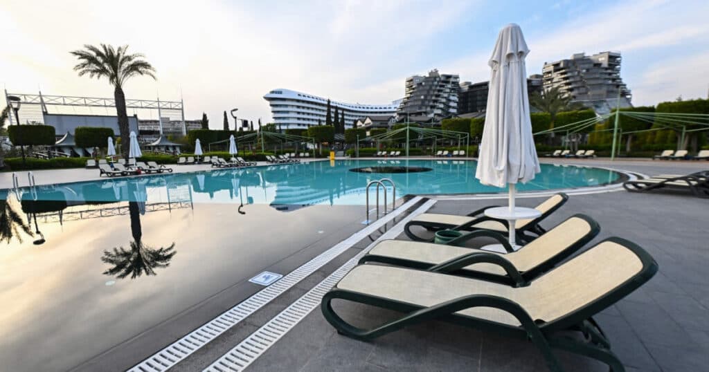 4.000 de hoteluri din Turcia au fost închise la începutul sezonului, iar unii turiști au rămas fără cazare.