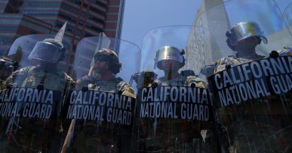 Analiză: Cum capitalizează Donald Trump pe seama protestelor din Los Angeles pentru a organiza o demonstrație de forță militară pe teritoriul SUA (CNN)