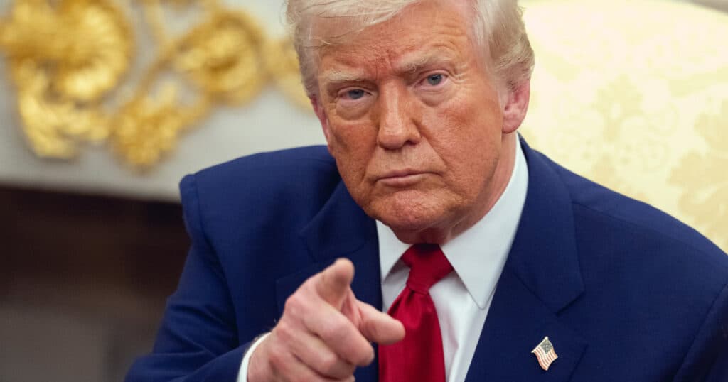 Analiză: Motivele pentru care Trump a interzis accesul în Statele Unite cetățenilor din 12 țări