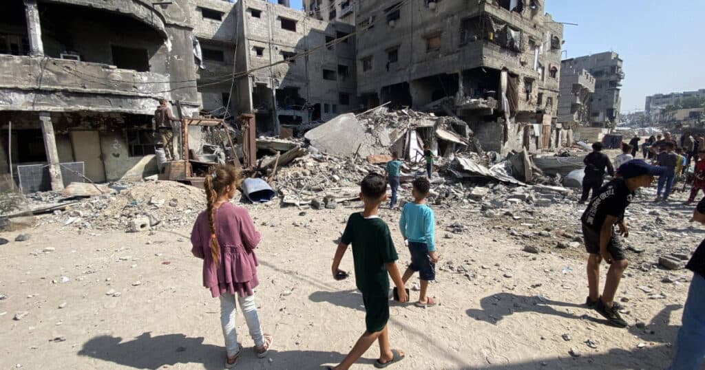 Apărarea civilă din Gaza anunță că 36 de persoane au fost omorâte de forțele israeliene. Schimburi de focuri în apropierea unui centru umanitar.