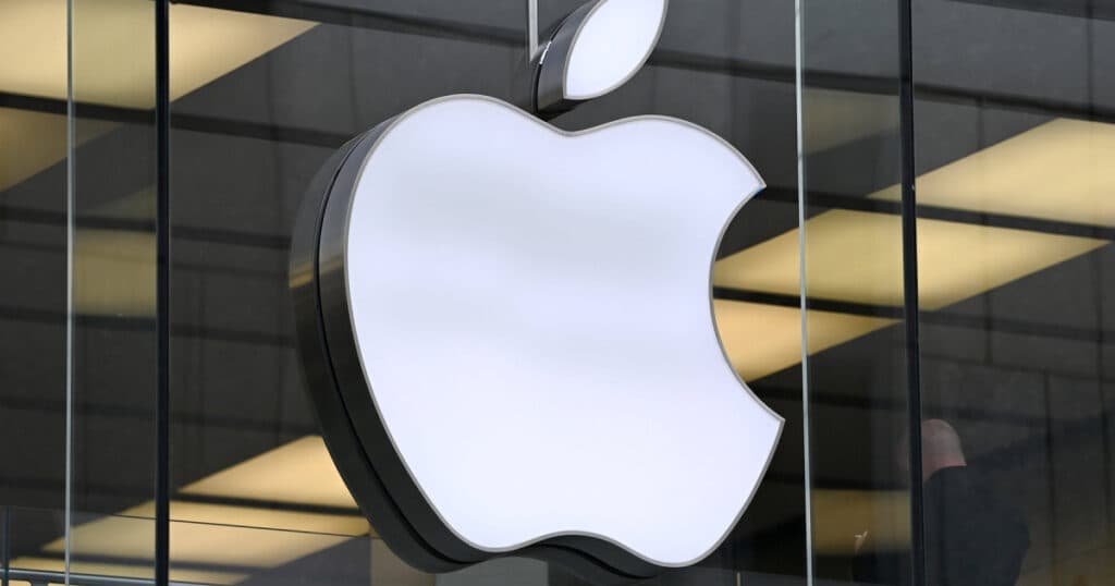 Apple dată în judecată pentru presupusa exagerare a progresului în inteligența artificială. Acționarii susțin că au suferit pierderi considerabile.