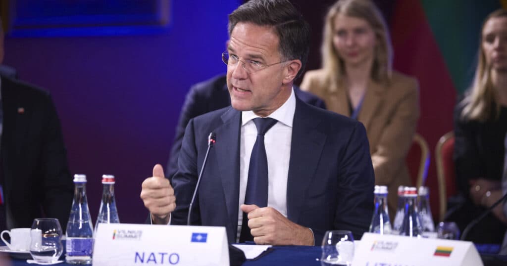 Armata americană va continua să fie staționată în Europa, anunță secretarul general al NATO.