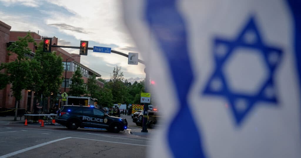 Atac antisemit în Colorado, SUA: Un bărbat a folosit un aruncător de flăcări și a strigat „Palestina liberă!”, șase persoane au fost rănite.