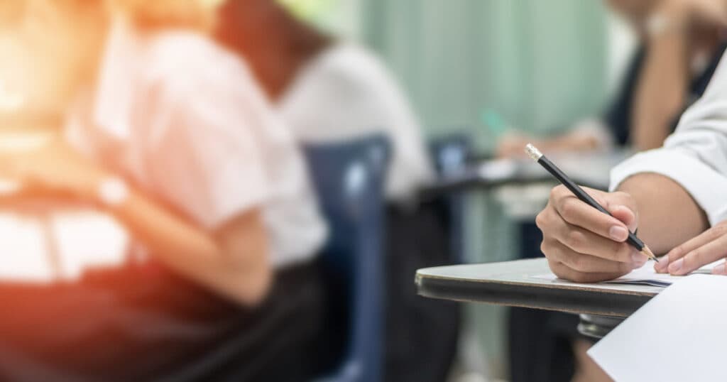 Barem de corectare la limba și literatura română. Exemple de rezolvare pentru subiectele de la Evaluarea Națională 2025.
