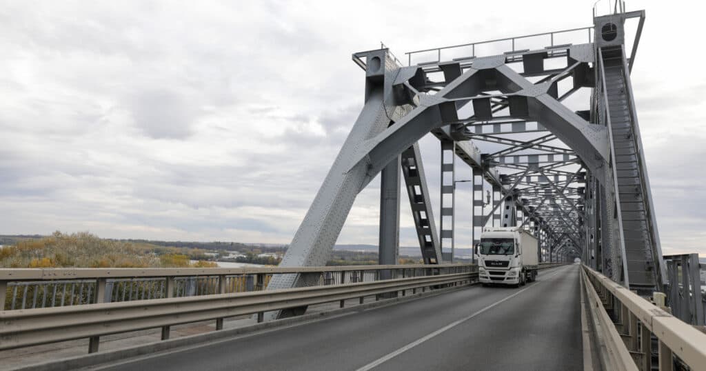 Circulația suspendată pe „Podul Prieteniei” Giurgiu-Ruse, în noaptea de 12 spre 13 iunie, din cauza unor lucrări urgente pe partea bulgară.