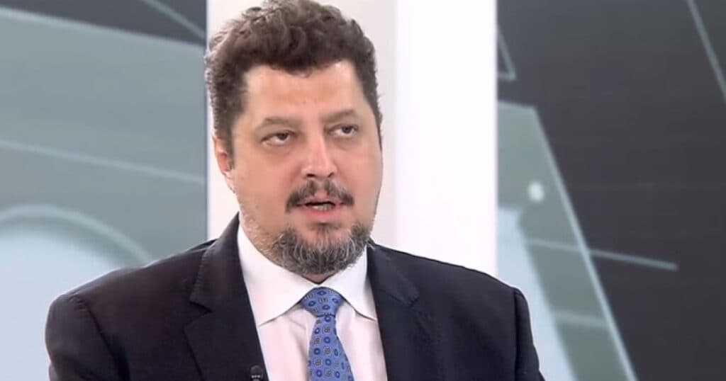 Claudiu Târziu, fost lider 2 în AUR, a înființat un nou partid „de opoziție”: Vom penaliza fiecare abaterere a acestei coaliții trădătoare.