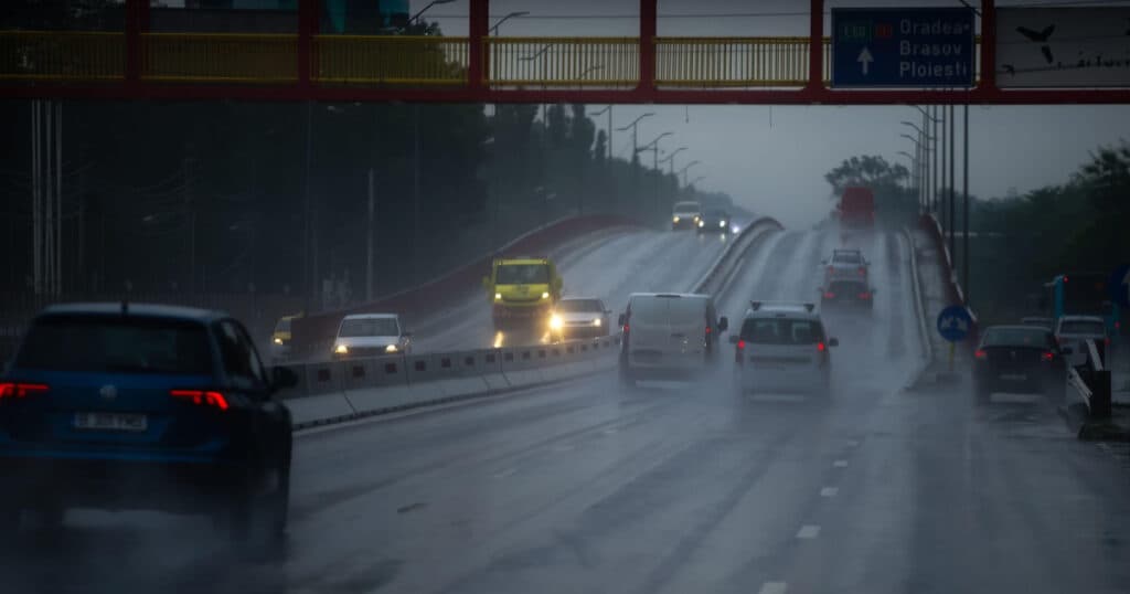 Cod galben de precipitații și grindină în București