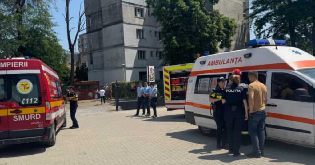 Copii răniți în urma prăbușirii tavanului unui loc de joacă. Doi dintre aceștia au fost transportați la spital.