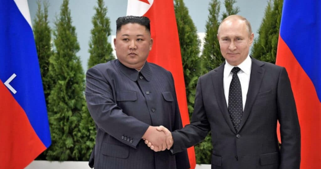 Coreea de Nord afirmă că relațiile sale militare cu Rusia „garantează pacea și stabilitatea” în Europa și Asia.