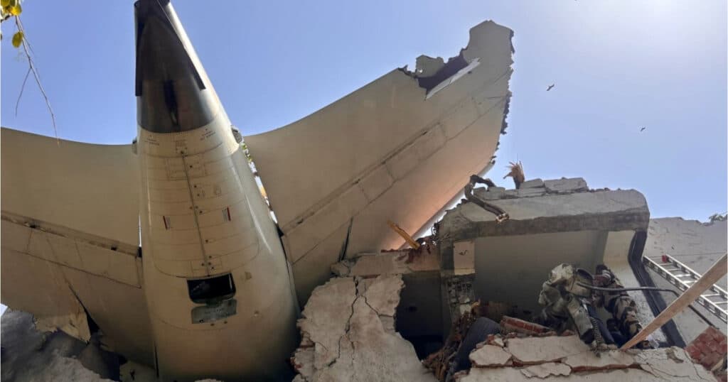 Coșmarul tânărului care a surprins momentul dezastrului Air India. Avionul „s-a prăbușit chiar în fața mea”