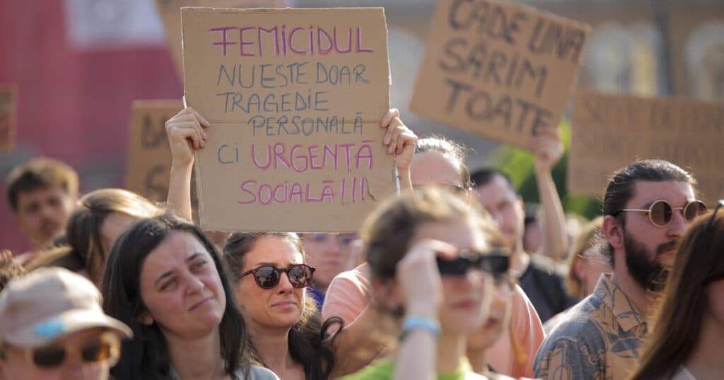 Deputatele și senatoarele PSD vor propune un proiect pentru ca omorul femeilor să fie o infracțiune distinctă în Codul penal.