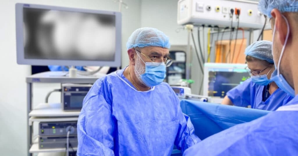 Diagnosticată cu o afecțiune severă, în ciuda absenței simptomelor. Ce alegere radicală a făcut o femeie
