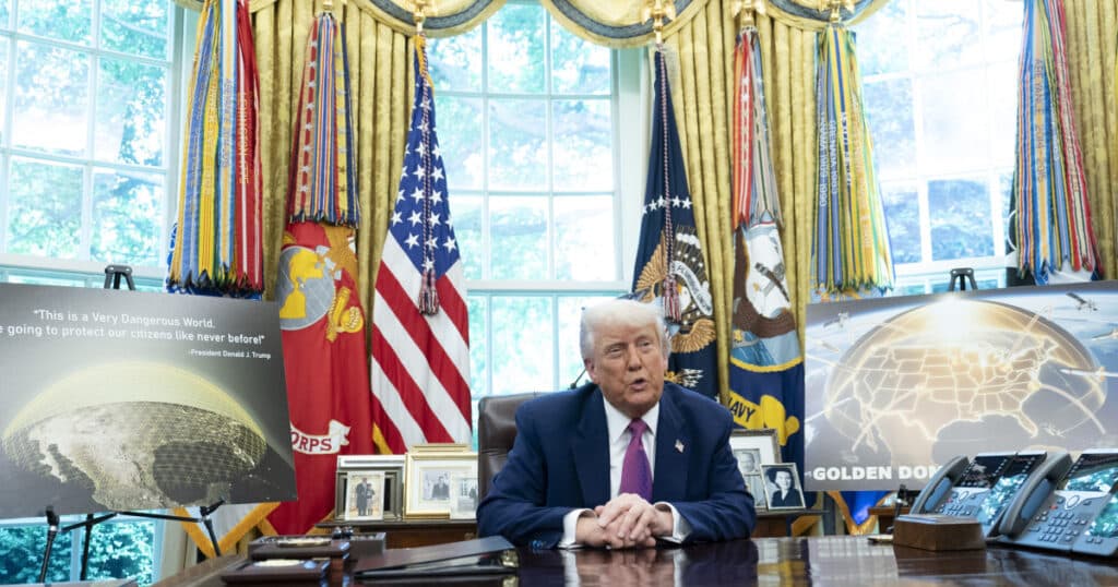 Donald Trump și-a anunțat veniturile. Câștiguri semnificative din criptomonede, terenuri de golf și alte afaceri.