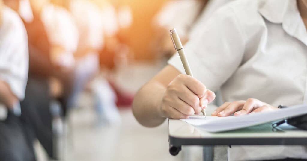 Evaluarea Națională 2025: Temele la limba și literatura română. Elevii susțin prima probă scrisă a examenului