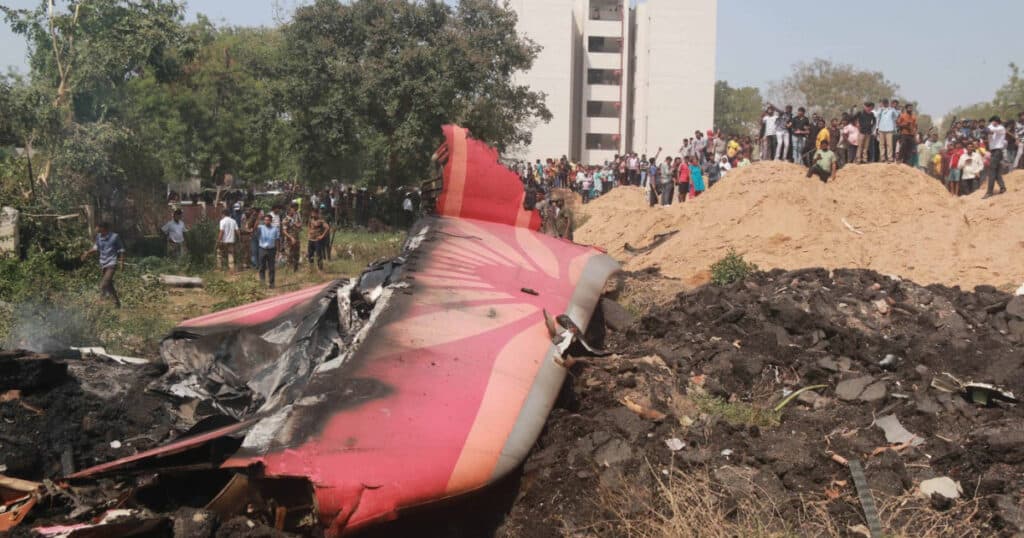 Ce declară un fost pilot român care a zburat pe tipul de avion prăbușit în India despre tragedia aviatică de la Ahmedabad