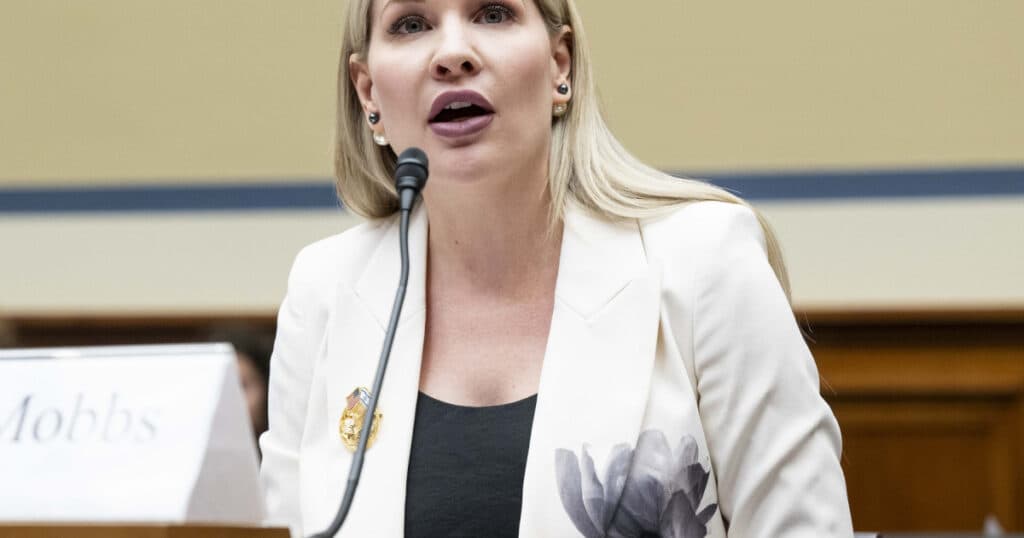 Fiica emisarului american în Ucraina a solicitat ajutorul lui Keith Kellogg în timpul atacului rusesc. „O noapte zgomotoasă la Kiev, tată”