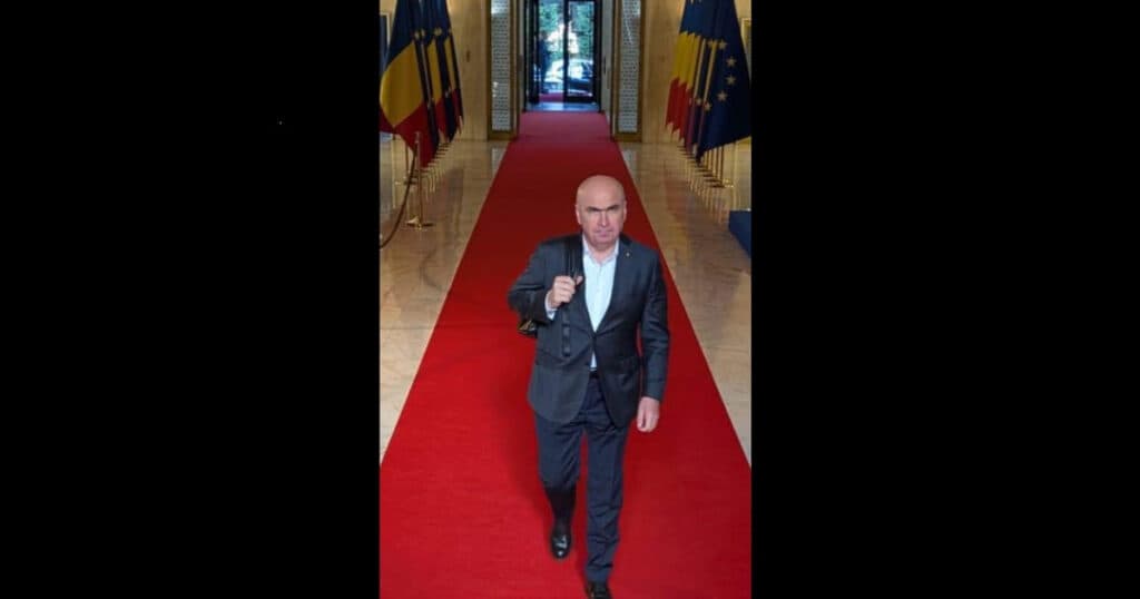 „Bună dimineața!” Ilie Bolojan s-a fotografiat pe holul Palatului Victoria, în prima sa zi la guvern