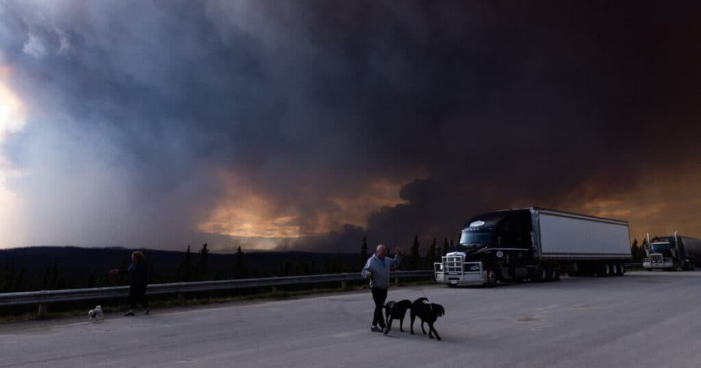 Fumul provenit din incendiile devastatoare din Canada a ajuns în Europa. Ce indică informațiile Copernicus