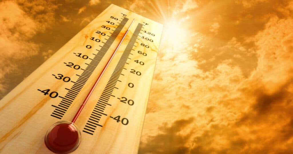 HARTĂ Cod portocaliu de caniculă în acest weekend în numeroase regiuni din țară. Temperaturi ridicate și în București.