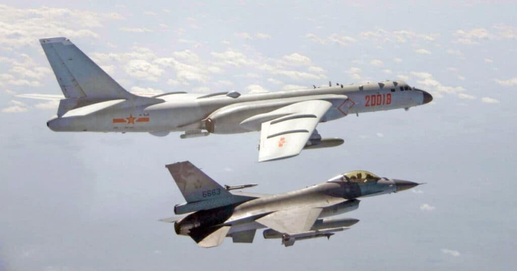 „Invazie” militară chineză în jurul Taiwanului. Beijingul a desfășurat 74 de avioane și 6 nave în zonă. Reacția autorităților din Taipei.